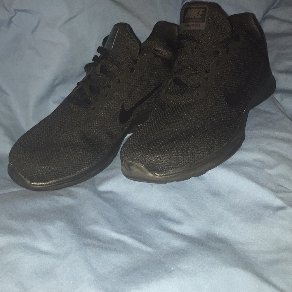 Black Womans Nike tennis shoes